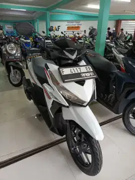 B. Vario 125 2018 kondisi mulus