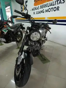 B. XSR 2020 kondisi mulus