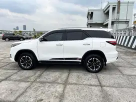 Toyota Fortuner 2.8 Gr Sport 4x2 At 2022