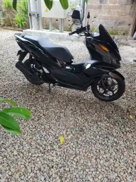 Honda pcx 2023 cbs low km