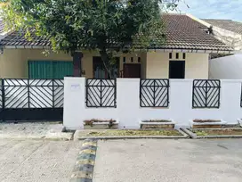 Disewakan rumah pondok duta