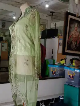 Kebaya Hijau Muda