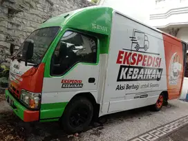 Foodtruck terbesar Isuzu Elf LWB siap berjualan dapur stainless steel