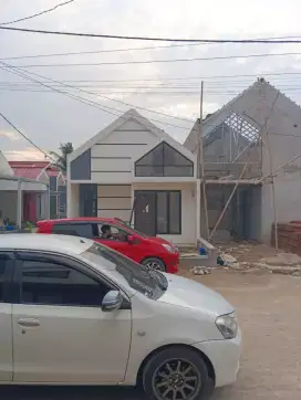 Rumah bebas banjir di Depok dekat stasiun
