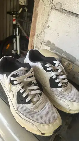 Sepatu nike air max ukuran 41 minus