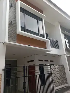 Rumah Dijual Lokasi Strategis di Bintara