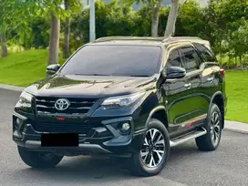 Toyota Fortuner SRZ Bensin matic Tipe tertinggi TRD ‼