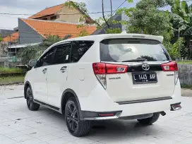 Toyota Kijang Innova Venturer Bensin 2.0 at 2017