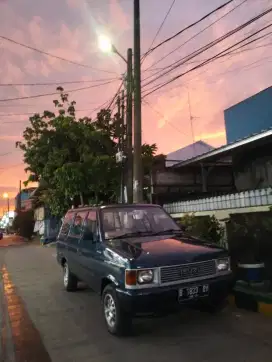 Mobil Isuzu Panther