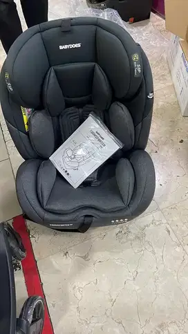 Bnib carseat babydoed