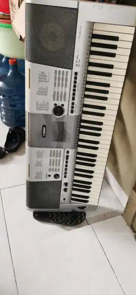 Keyboard yamaha psr E403