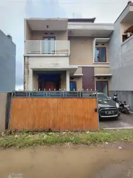 Rumah lantai 2 dikawasan abianbase mengwi badung