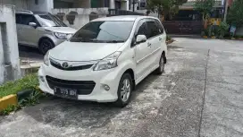 Toyota avanza veloz 2015 matic 1.5