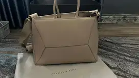 Tas Charles & Keith beige