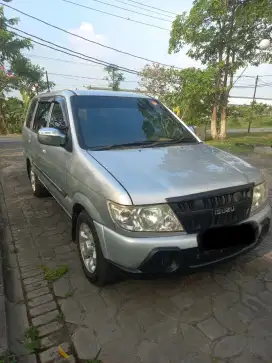 Isuzu Panther LV Turbo 2.5 MT 2010