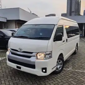 TOYOTA HIACE COMMUTER 3.0 2024 READY