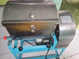 Mixer mesin pengaduk adonan mie, roti cireng cilok dll