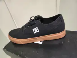 sepatu original DC size 43 (28cm) kotak ada