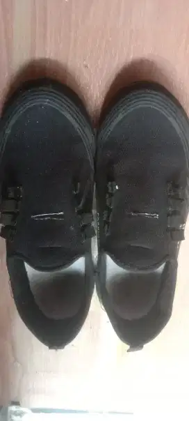 sepatu ukuran 41&42