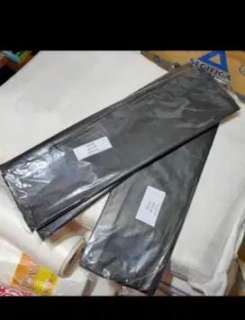 Polibag sampah.