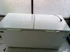 Dijual freezer box Midea 600 liter 2 pintu