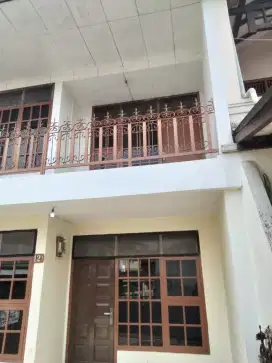 Rumah Kecil di pusat kota daerah Sukajadi pasteir