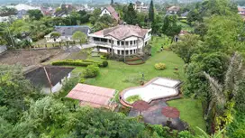 Dijual Villa Puncak Hitung Tanah 7280 m2  Jalan Kebun Raya Cibodas .