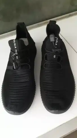 Sepatu Pria Warna Hitam