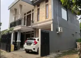 Rumah 2 Lantai Di Perkampungan Di Keradenan Cibinong