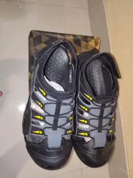 Sepatu sendal pria Ardiles