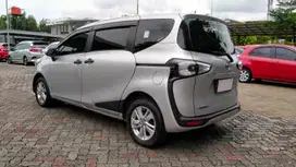 Pajak Panjang - Toyota Sienta 1.5 E Bensin-MT 2018