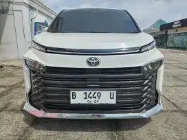KM 8 rb Toyota Voxy 2024 seperti baru