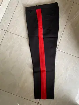 Celana Stradivarius