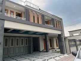 RUMAH MEWAH SOLO BARU Full Furnish Mewah di Dekat RS. dr Oen