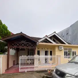 Rumah Depan Taman