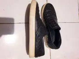 Slip on studed saint laurent bukan gucci prada balenciaga