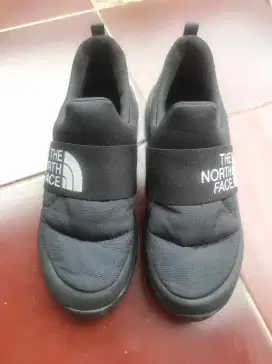 Jual sepatu the north face made in Bangladesh original