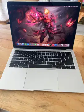 Macbook air 2019 8/256gb