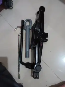 Dijual 2 pcs dongkrak mobil