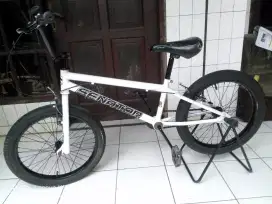 Sepeda bmx ukuran 20 mulus