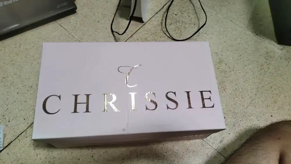 Sepatu bekas CHRISSIE (2004) Edition