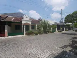 Rumah bagus siap huni di perumahan solo baru