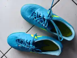 Sepatu futsal ank