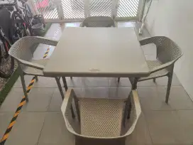 Meja Plastik Teras
