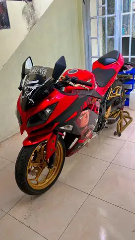 Dijual ninja 250 fi th 2015.