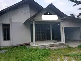 Dijual Rumah plus gudang