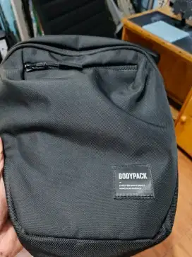 Tas slempang bodypack asli