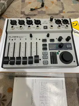 Behringer Flow 8 Audio Interface Soundcard/mixer 8in 4out