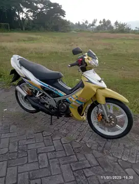 Satria hiu 04 plat B