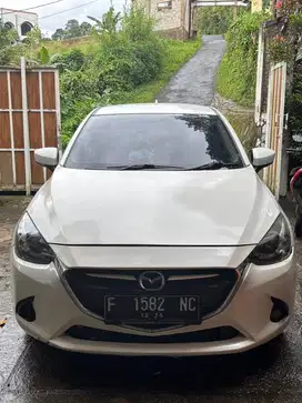 Mazda 2 skyactive MT 2014